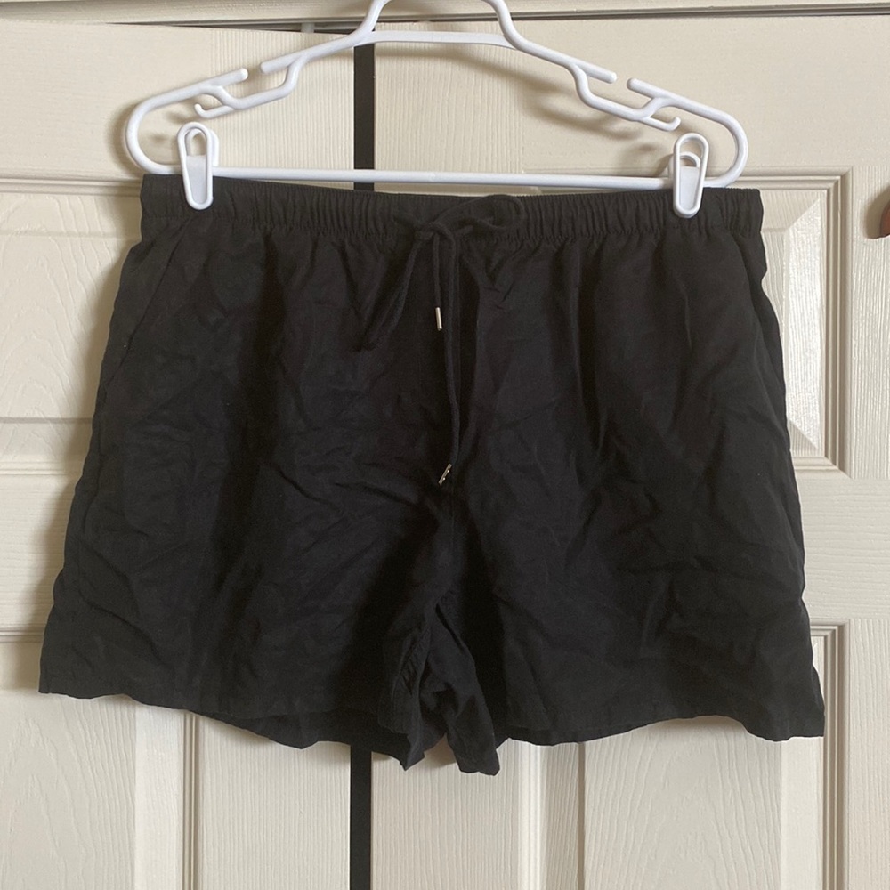 Black GAP shorts